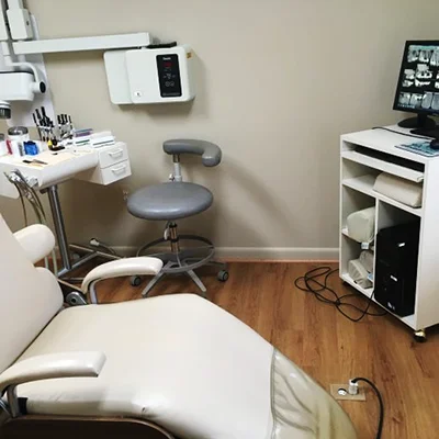 An exam room at Evolve Dental